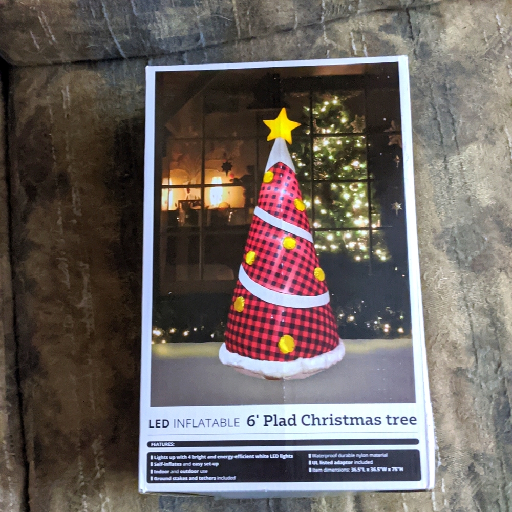 LED Inflatable 6ft Plaid Christmas Tree